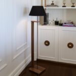 Φωτιστικό δαπέδου Lumino pakoworld Ε27 μαύρο-καρυδί Φ38x150εκ - Image 2
