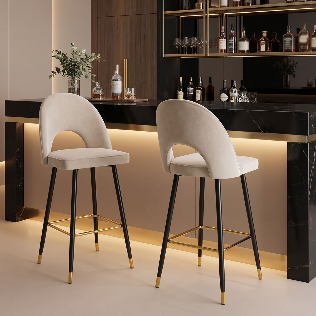 292-000123 Σκαμπό μπαρ μεσαίου ύψους Casenio pakoworld μπεζ βελούδο-πόδι μαύρο με χρυσό μέταλλο 48x50x107εκ - Image 1